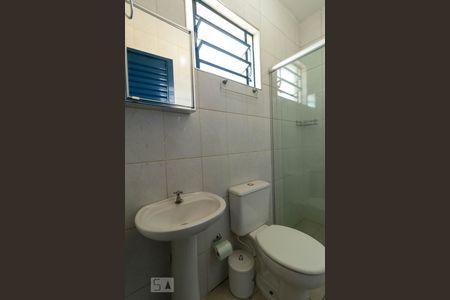 Studio para alugar com 38m², 1 quarto e sem vaga Studio para alugar com 38m², 1 quarto e sem vagaBanheiro