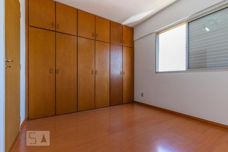 Quarto de apartamento para alugar com 1 quarto, 73m² em Vila Itapura, Campinas