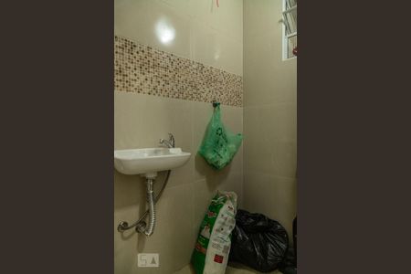 Casa para alugar com 80m², 2 quartos e 1 vaga Casa para alugar com 80m², 2 quartos e 1 vagaBanheiro 2