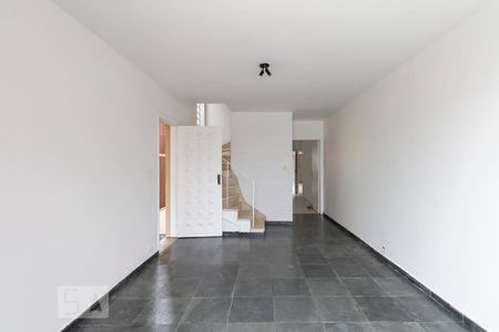 Sala de casa para alugar com 2 quartos, 138m² em Parque Jabaquara, São Paulo