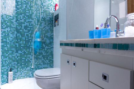 Banheiro social de apartamento à venda com 2 quartos, 60m² em Vila das Mercês, São Paulo