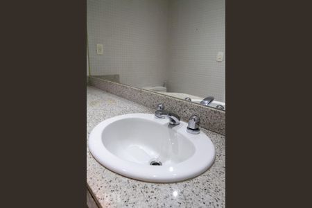 Banheiro do Quarto 1 - Suíte de apartamento para alugar com 2 quartos, 84m² em Jardim Botânico, Rio de Janeiro