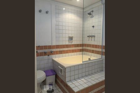 Apartamento à venda com 195m², 3 quartos e 2 vagasBanheiro - Quarto 3