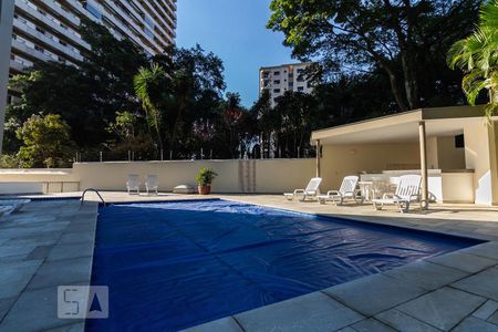 Apartamento à venda com 195m², 3 quartos e 2 vagasPiscina - Condomínio