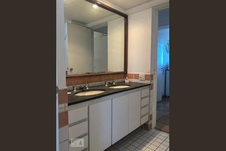 Apartamento à venda com 195m², 3 quartos e 2 vagasBanheiro - Quarto 3