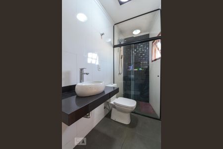 Casa à venda com 160m², 3 quartos e 2 vagas Casa à venda com 160m², 3 quartos e 2 vagasBanheiro da Suíte 2