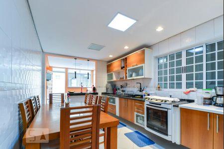 Casa à venda com 160m², 3 quartos e 2 vagas Casa à venda com 160m², 3 quartos e 2 vagasCozinha