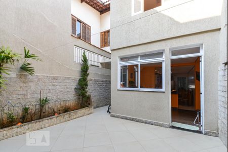 Casa à venda com 160m², 3 quartos e 2 vagas Casa à venda com 160m², 3 quartos e 2 vagasQuintal