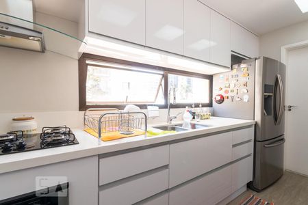 Apartamento à venda com 120m², 2 quartos e 2 vagasCozinha