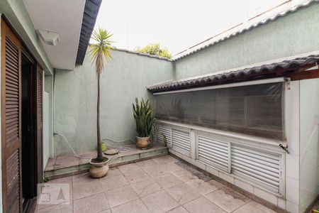 Casa à venda com 250m², 3 quartos e 6 vagasQuintal 