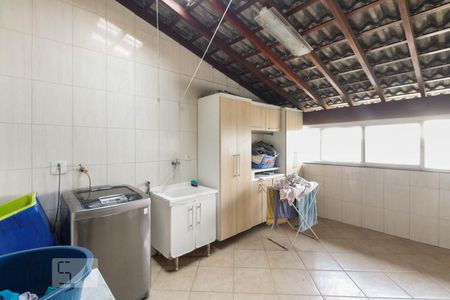 Casa à venda com 250m², 3 quartos e 6 vagasÁrea de serviço