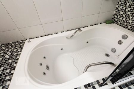 Casa à venda com 250m², 3 quartos e 6 vagasBanheiro suite 