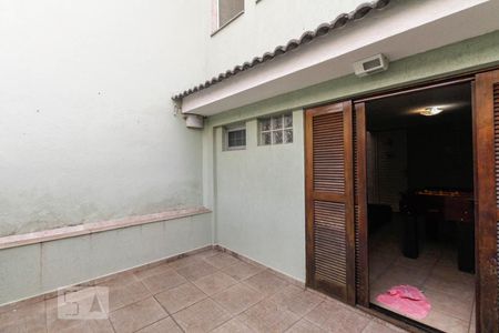 Casa à venda com 250m², 3 quartos e 6 vagasQuintal 
