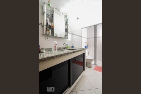 Banheiro  de casa à venda com 3 quartos, 250m² em Vila Alpina, São Paulo