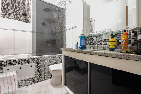 Banheiro suite  de casa à venda com 3 quartos, 250m² em Vila Alpina, São Paulo