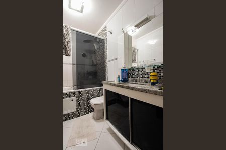 Banheiro suite  de casa à venda com 3 quartos, 250m² em Vila Alpina, São Paulo