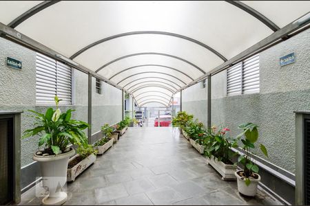 Apartamento à venda com 70m², 2 quartos e 1 vagaÁrea de circulação