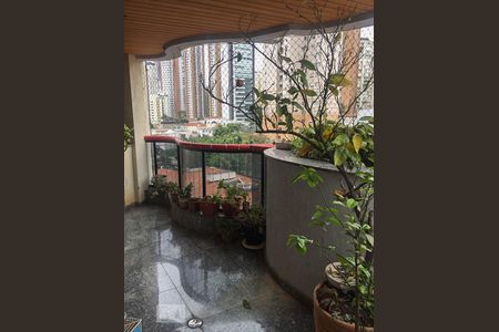 Apartamento à venda com 155m², 3 quartos e 4 vagasVaranda