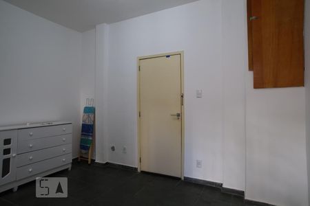 Sala de kitnet/studio para alugar com 1 quarto, 20m² em Praca da Bandeira, Rio de Janeiro