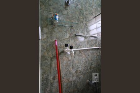 Banheiro de kitnet/studio para alugar com 1 quarto, 20m² em Praca da Bandeira, Rio de Janeiro
