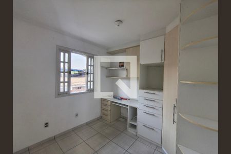 Quarto de casa de condomínio para alugar com 5 quartos, 300m² em Taquara, Rio de Janeiro