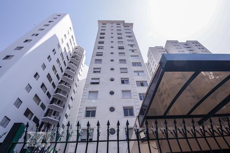 Apartamento para alugar com 90m², 2 quartos e 2 vagasFachada