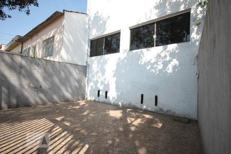 Garagem de casa à venda com 3 quartos, 250m² em São João Climaco, São Paulo