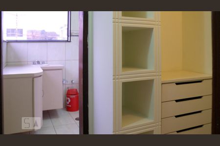 Casa à venda com 261m², 4 quartos e 5 vagasSuíte 3