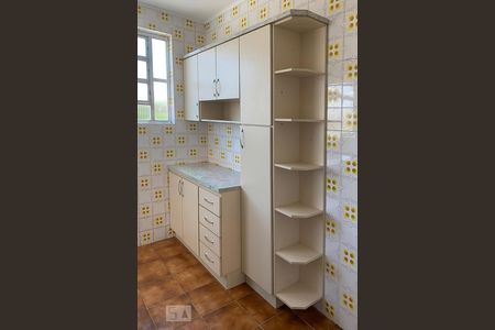 Cozinha de apartamento para alugar com 2 quartos, 58m² em Vila Ipiranga, Porto Alegre