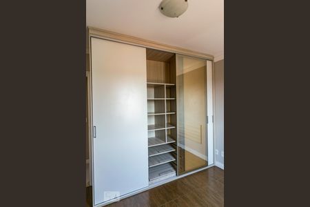 Apartamento à venda com 78m², 3 quartos e 2 vagasQuarto 2