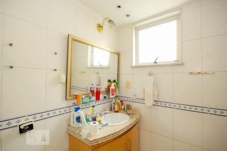 Apartamento à venda com 180m², 4 quartos e 1 vagaBanheiro - Suite