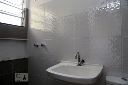 Banheiro da Suíte de casa para alugar com 3 quartos, 95m² em Parque Monte Alegre, Taboão da Serra