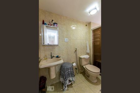 Apartamento à venda com 67m², 3 quartos e sem vaga Apartamento à venda com 67m², 3 quartos e sem vagaBanheiro Social