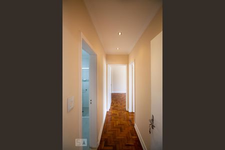 Corredor de apartamento para alugar com 2 quartos, 82m² em Bela Vista, São Paulo
