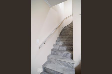 Sala Escada de casa à venda com 3 quartos, 127m² em Vila Sao Paulo, São Paulo