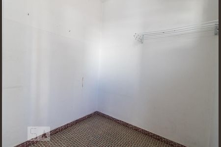 Apartamento para alugar com 75m², 2 quartos e sem vagaQuarto de Serviço