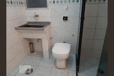 Banheiro de apartamento para alugar com 1 quarto, 50m² em República, São Paulo