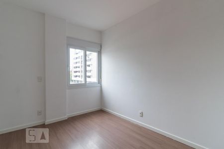 Dormitório de apartamento à venda com 3 quartos, 100m² em Passo D’areia, Porto Alegre