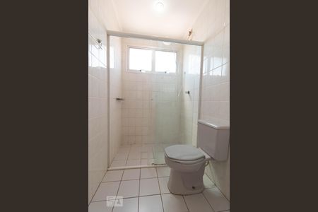 Banheiro da Suíte de apartamento para alugar com 1 quarto, 57m² em Jardim Brasil, Campinas