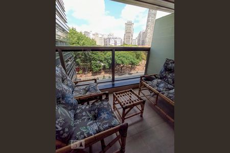 Varanda de kitnet/studio para alugar com 1 quarto, 28m² em República, São Paulo