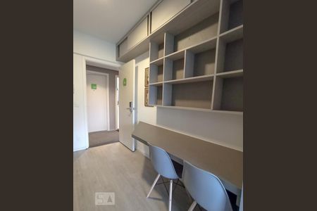 Quarto de kitnet/studio para alugar com 1 quarto, 28m² em República, São Paulo