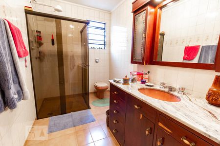 Casa à venda com 310m², 3 quartos e 2 vagasBanheiro da Suíte
