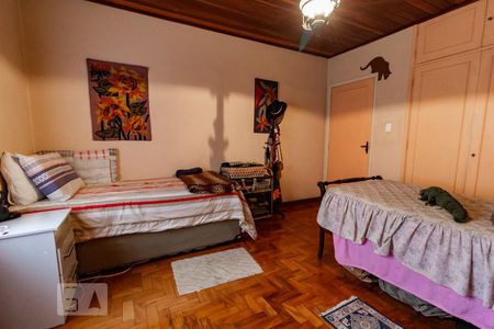 Casa à venda com 310m², 3 quartos e 2 vagasQuarto 1
