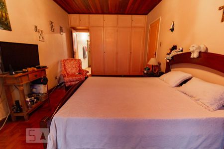 Casa à venda com 310m², 3 quartos e 2 vagasSuíte