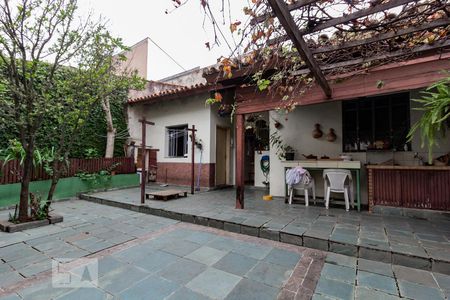 Casa à venda com 310m², 3 quartos e 2 vagasÁrea de Serviço / Quintal