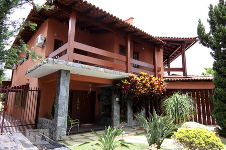 Casa para alugar com 600m², 5 quartos e 8 vagasFachada