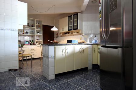 Casa para alugar com 600m², 5 quartos e 8 vagasCozinha