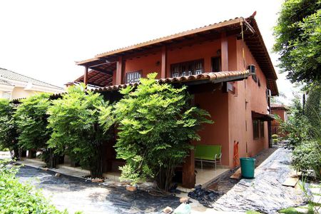 Casa para alugar com 600m², 5 quartos e 8 vagasFachada