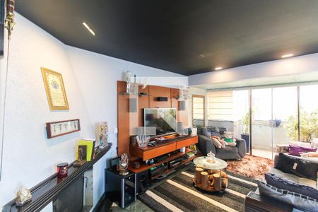 Sala de TV de apartamento à venda com 3 quartos, 167m² em Vila Bertioga, São Paulo