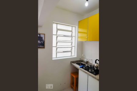Cozinha  de kitnet/studio para alugar com 1 quarto, 28m² em Floresta, Porto Alegre